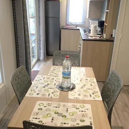 Nyaraló Propriete De 2 Chambres A Avec Piscine Partagee Terrasse Amenagee Et Wifi